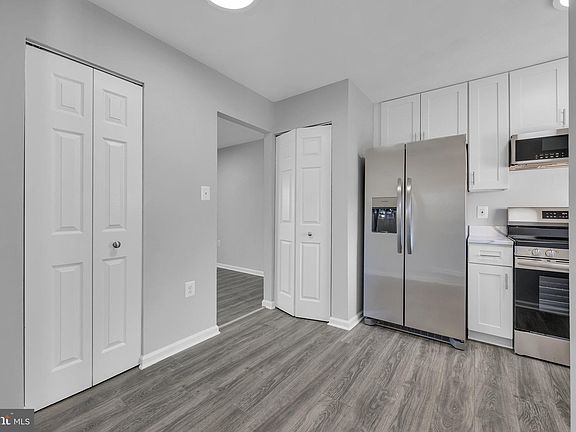 5th image of 8632 Village Sq #16/8632