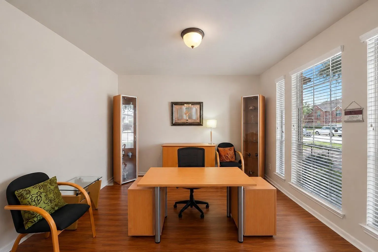4 bed, 3.5 bath, 3988 sqft, $3,300 — Photo 3
