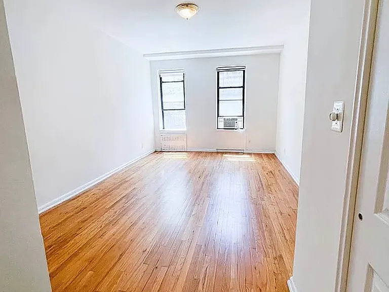 430 E 83rd St #2D — Photo 2