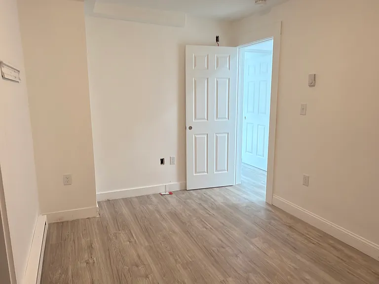 32-32A Cooper St #1R — Photo 10