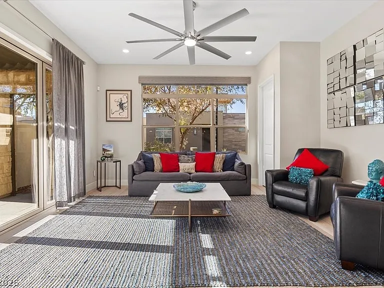 4262 Swift St — Photo 4