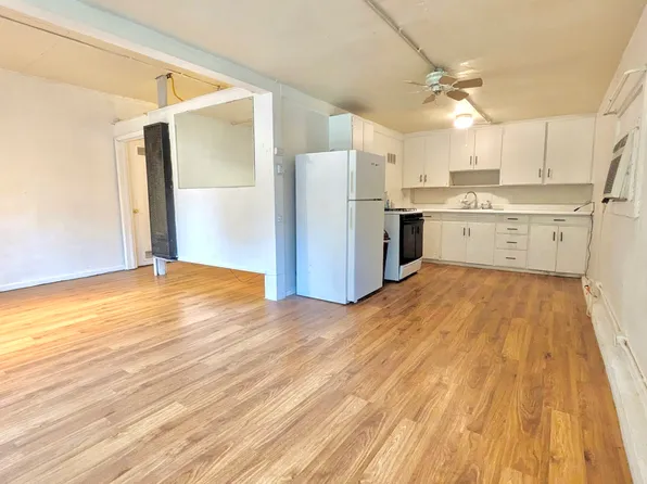 1208 SW 23rd St, Topeka, KS 66611