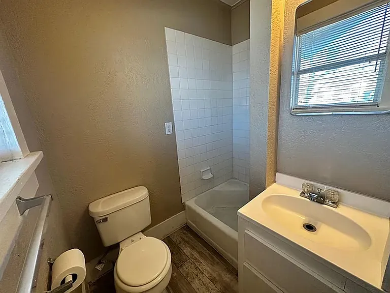 715 Asp Ave — Photo 7