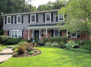23 King Ave, Melville, NY 11747