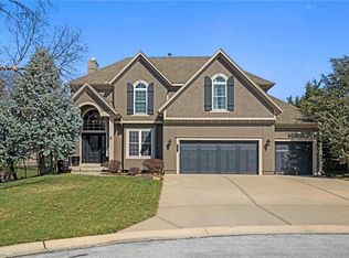 11297 S Belmont Dr, Olathe, KS 66061