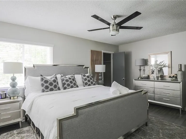 6463 Klinect Ct — Photo 4