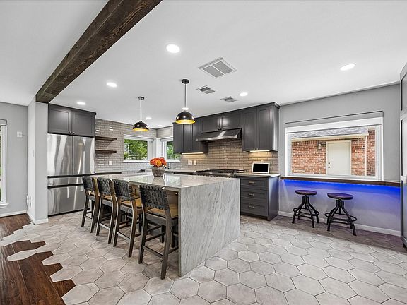 3rd image of 12514 Meadow Lake Dr