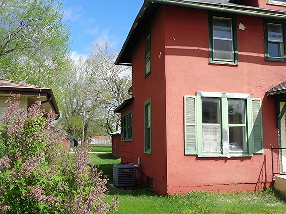 3rd image of 106 W 2nd St