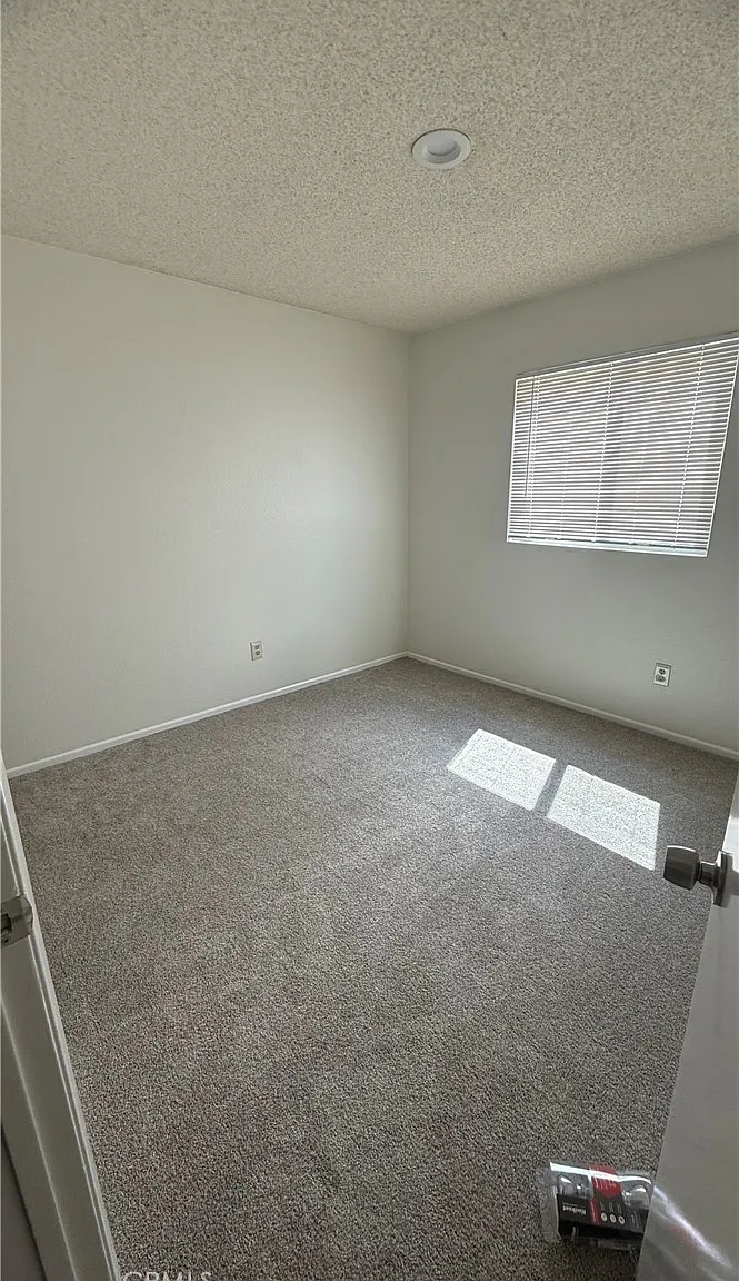 3 bed, 1492 sqft, $3,300 — Photo 3