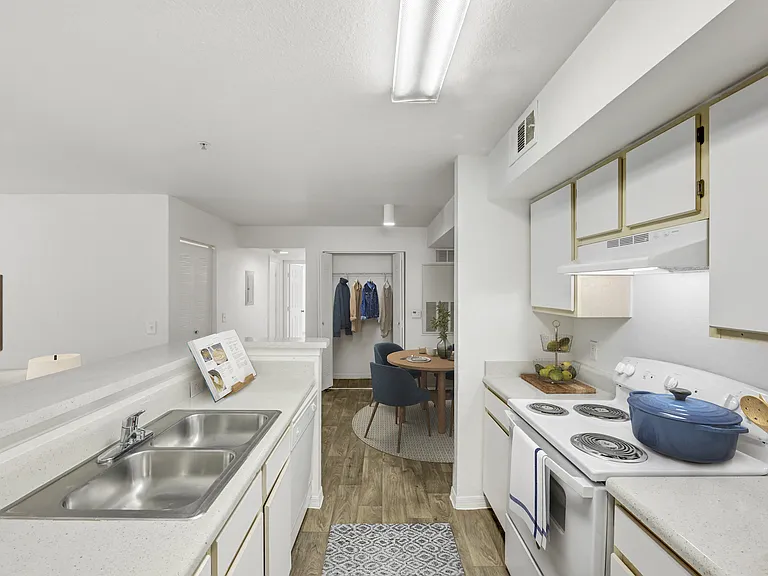West Pointe Villas Apartment Homes — Photo 12