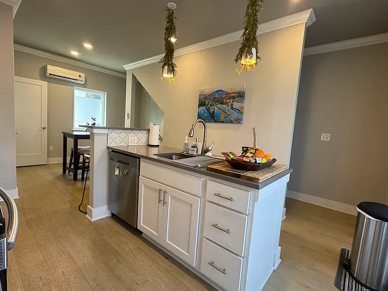 412 Ziegler St — Photo 19