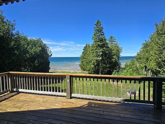 2nd image of 1397 W Pte La Barbe Rd