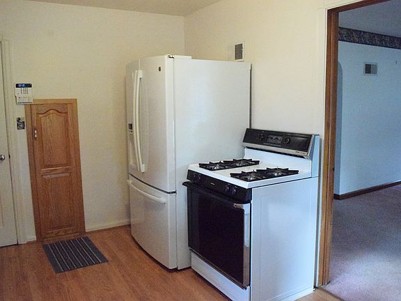 5th image of 977 McKinley St