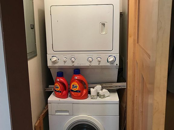 4th image of 503 3rd St #1