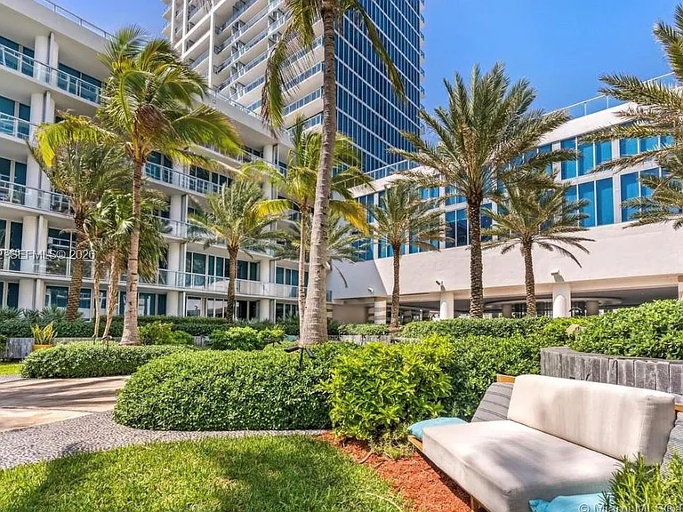 6799 Collins Ave #209 — Photo 33