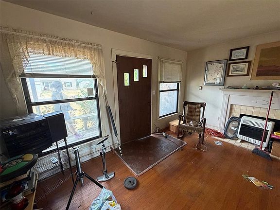 5th image of 1108 SW 37th St
