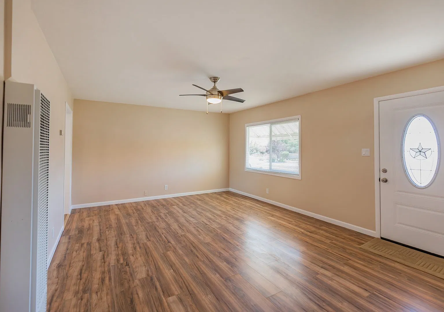Spacious 4 Bedroom Home — Photo 3