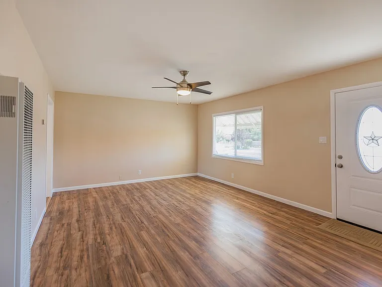 1740 Van Ct — Photo 3