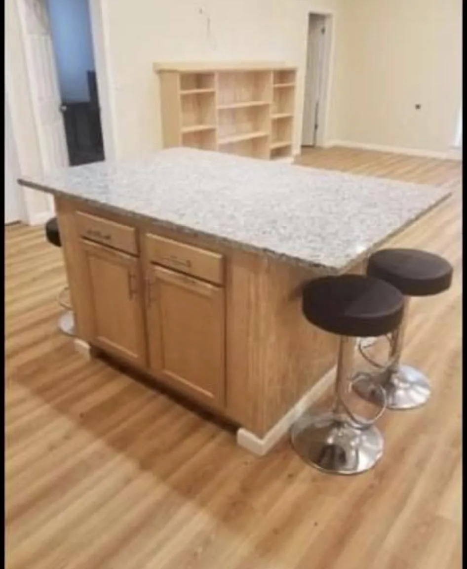 12 bed, 6522 sqft, $11,050 — Photo 3