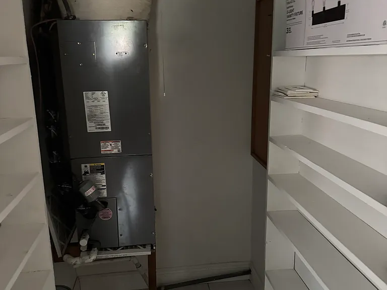 189 Oak Ave #3 — Photo 6