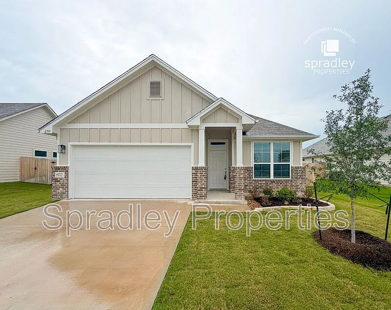 Building Photo - 8112 Pineridge Way
