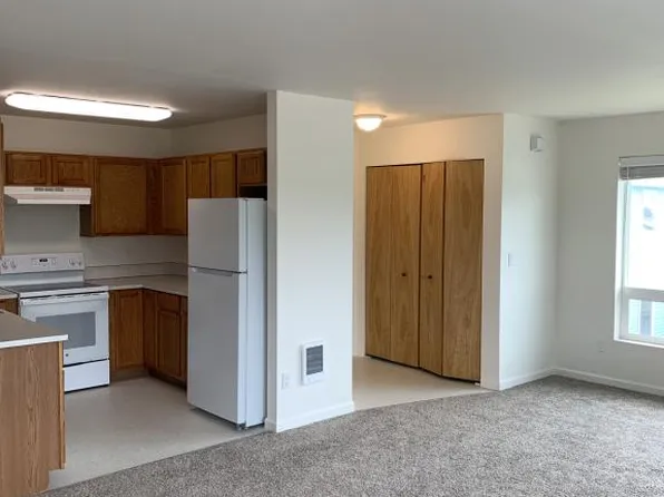 231 NW 3rd St, Newport, OR