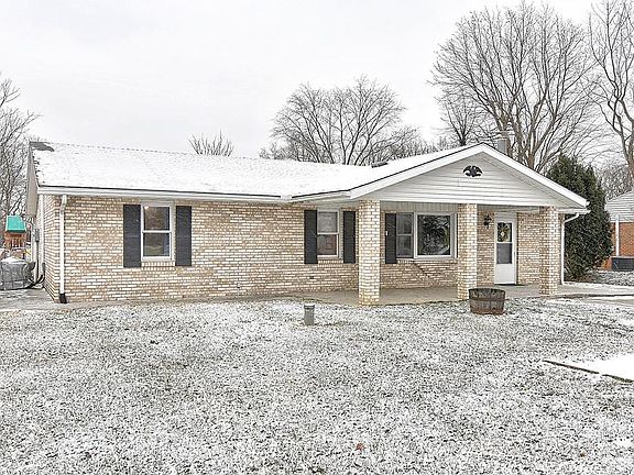 3rd image of 138 Woodside Dr