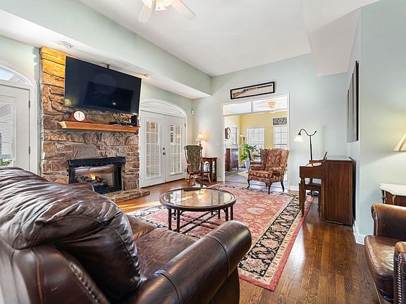 2nd image of 2510 Woodland Bluff Dr