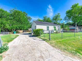 803 Chestnut Dr, La Marque, TX 77568