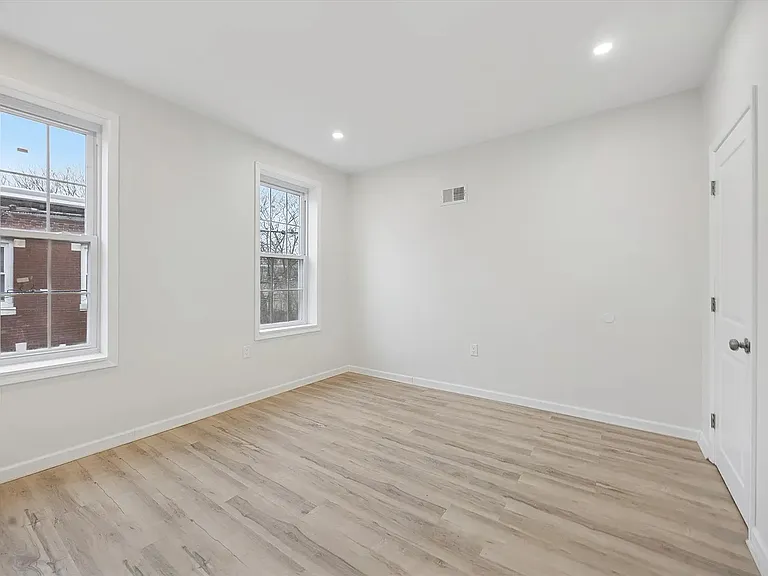 2615 Earp St — Photo 15