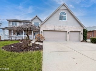 11235 Twin Lakes Dr, Orland Park, IL 60467