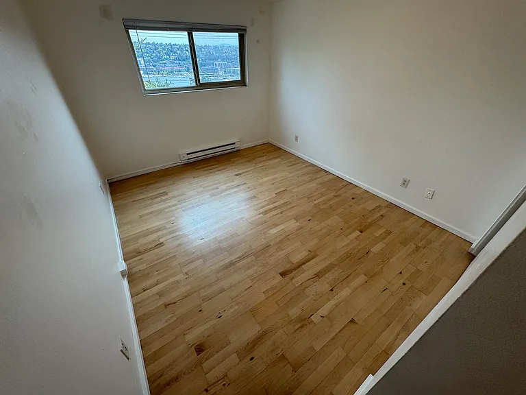 Townvue Heights Apartments — Photo 26