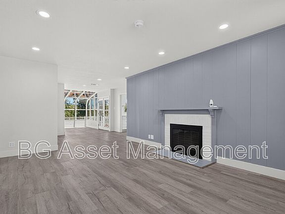 5th image of 1910 Encima Dr