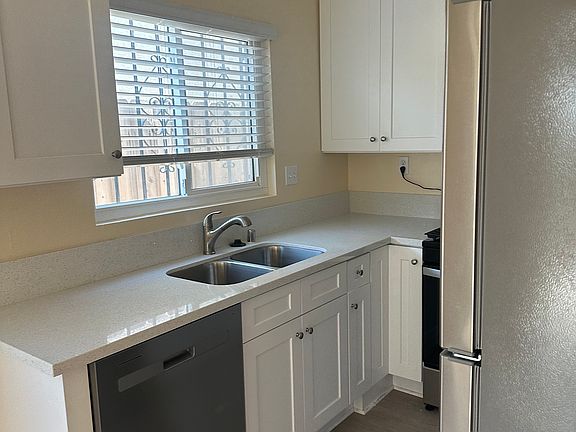 3rd image of 1750 Grand Ave #5
