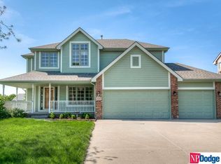 2143 Ashwood Ave, Papillion, NE 68133