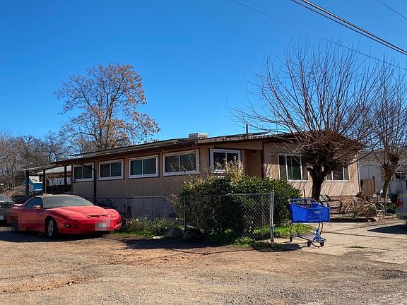 3rd image of 3820 Mullen Ave