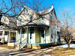 221 W Penn Ave, Robesonia, PA 19551