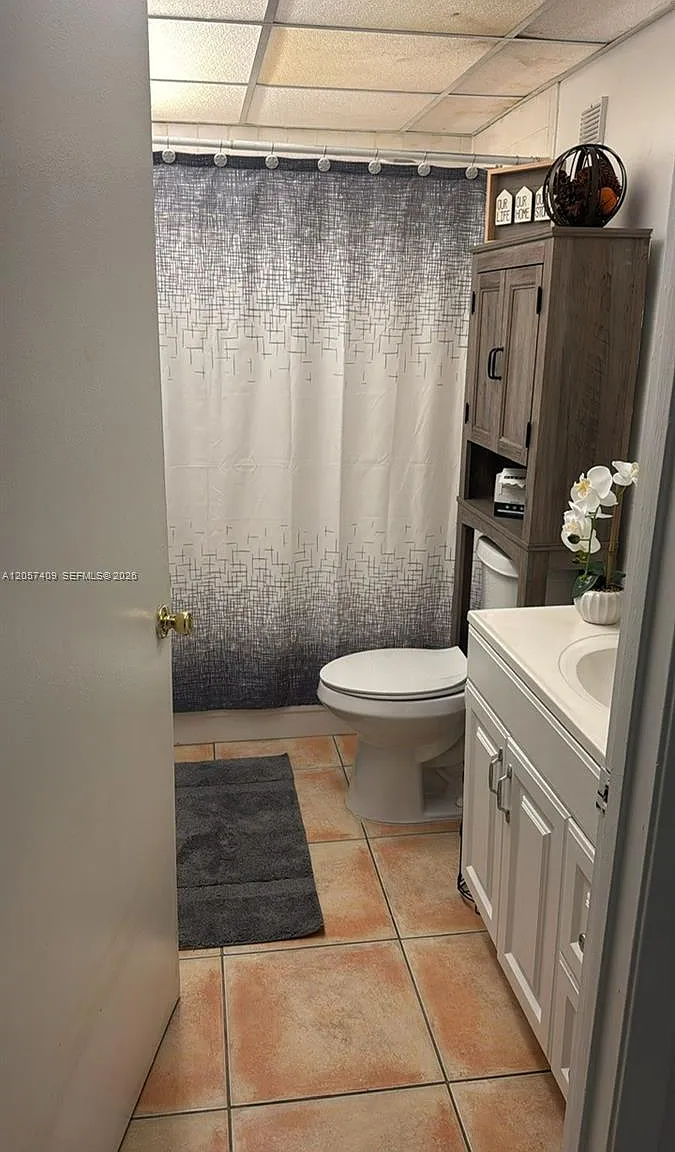 Samari Lake East Condo — Photo 2