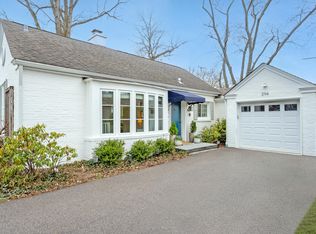 294 Wagner Rd, Northfield, IL 60093