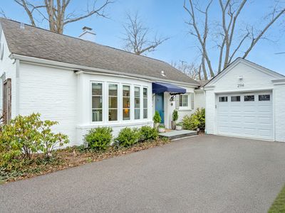 294 Wagner Rd, Northfield, IL, 60093