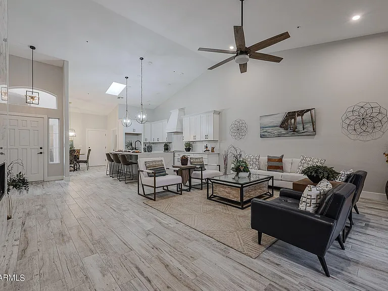 8941 E Maple Dr — Photo 41