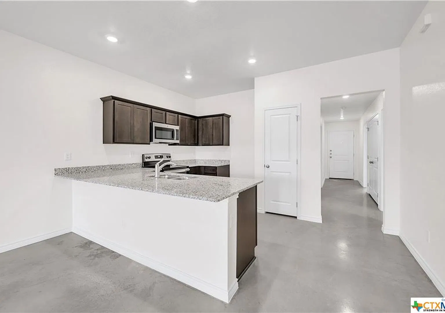 1202 Lehman Dr — Photo 2