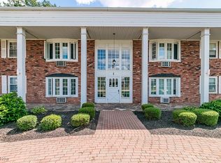 1 Meadowlawn Dr UNIT 9, Mentor, OH 44060