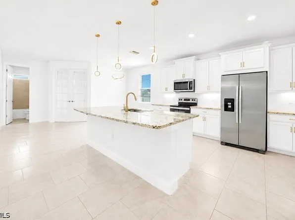 838 NW 2nd St, Cape Coral, FL 33993