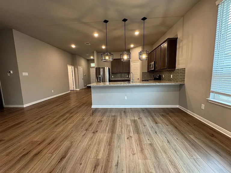 1312 Dowdy Dr — Photo 9