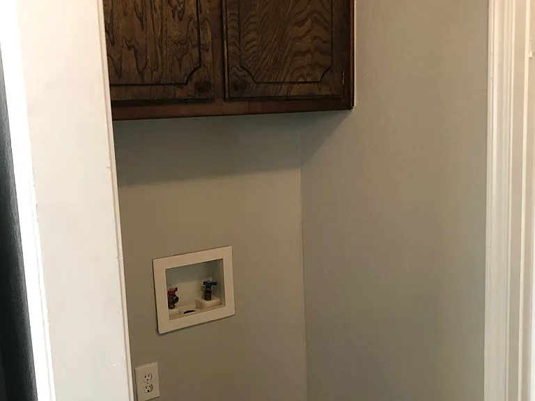 601 NW 18th Pl — Photo 17