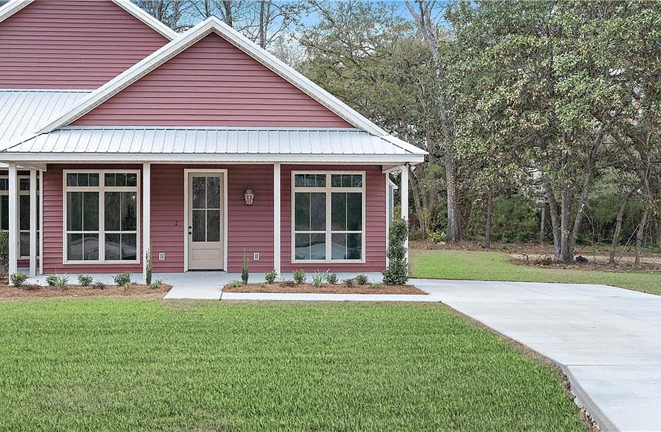1st image of 104 Abita Oaks Blvd