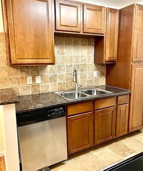 2350 Bering Dr #8 — Photo 3