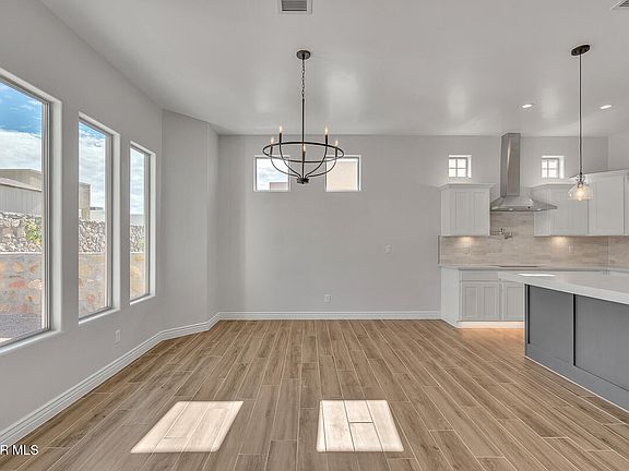 4th image of 901 Raegil St
