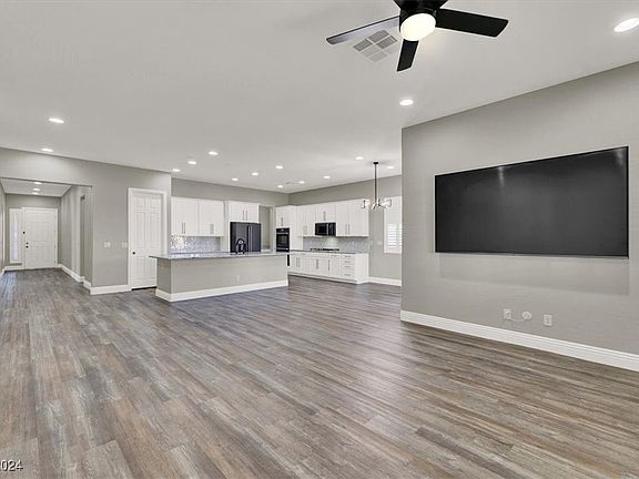 4th image of 6012 Bugsy St